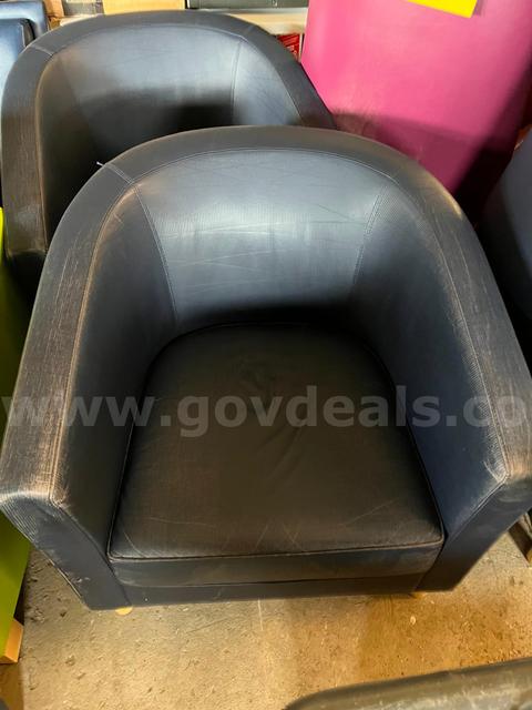 4 navy chairs