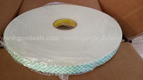 ONE (1) 3M™ JUMBO Double Coated Urethane Foam Tape 4008 Off-White,1"x36yd 1/8 in 1 ROLE *CAN SHIP*