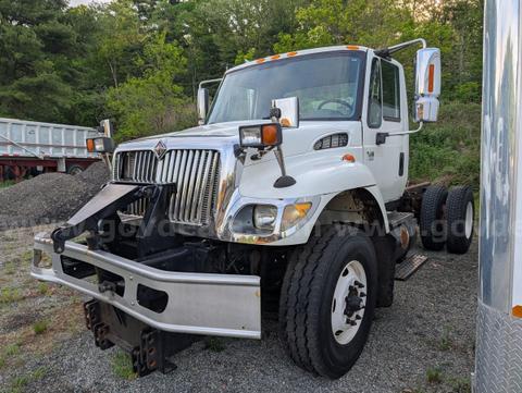 2006 International 7400 Cab and Chassis