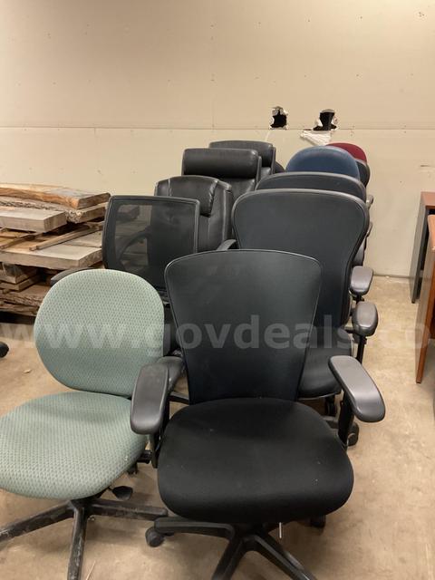 Lot of 12 Chairs