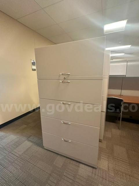 Lot of 2 Lockable Lateral File Cabinets, 5 shelf