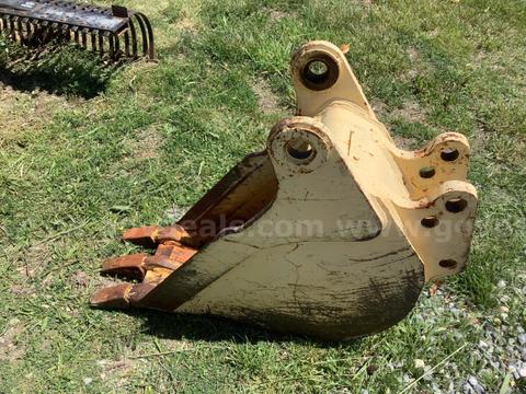 1’ Wide Bucket for Case 580 Backhoe