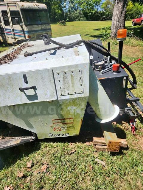 2019 NIGHTHAWK OSPREY PARKING LOT SWEEPER BED