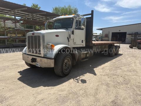 2014 Peterbilt 365 T/A Flatbed Truck