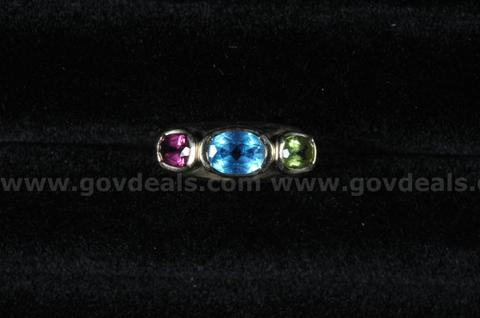 Lot 17-(1) 14k Gold Ring with Three Stones Women's Size 5 3/4