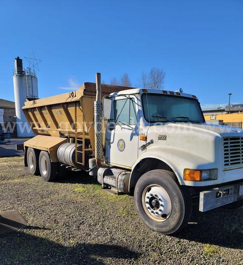 1997 Slinger Truck Knight ProTwin Slinger w/Navistar International Chassis