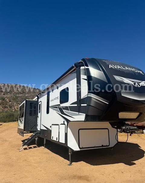 2021 KEYSTONE AVALANCHE AV365MB21 5TH WHEEL RV TRAILER FOR SALE.  THIS RV IS IN GOOD SHAPE AND READY TO CAMP  Length 39'