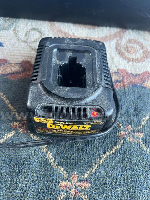 DeWalt Charger DW9116
