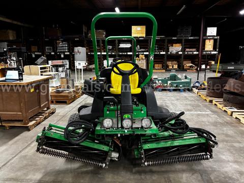 John Deere 7200 Trim Mower