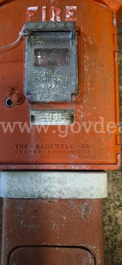 GAMEWELL PEDESTAL BOX