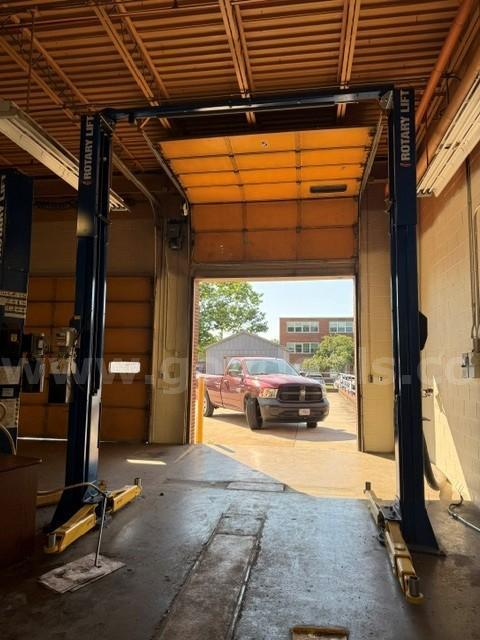 Rotary Lift Vehicle Lift