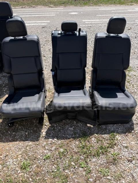 2nd row seating 2021-2022 Ford Explorer