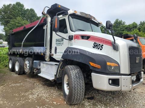 2016 CATERPILLAR Dump truck