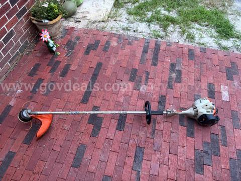 STIHL FS 56 RC Weedeater