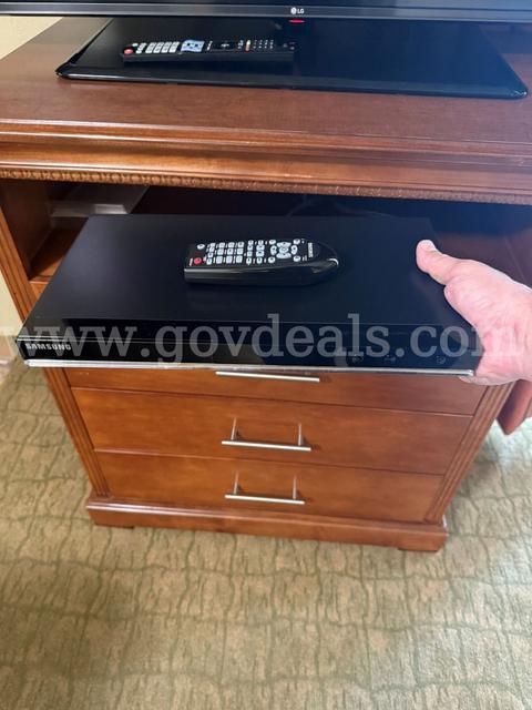 Lot of 74 Dvd players
