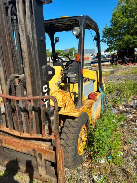 LOT OF 2 FORKLIFTS
