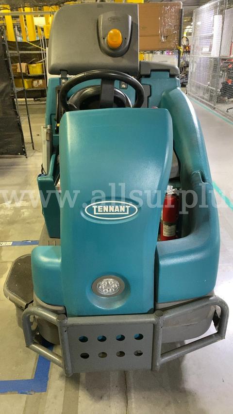 Tennant T16 Ride-On Floor Scrubber