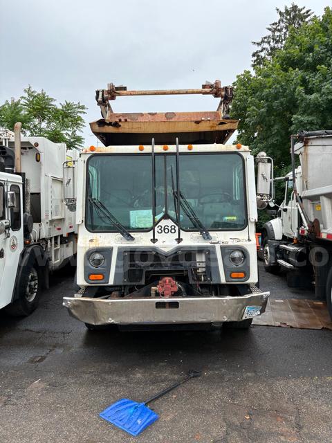 2010 Mack MRU600