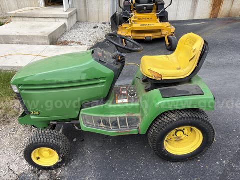 JOHN DEERE TRACTOR/MOWER