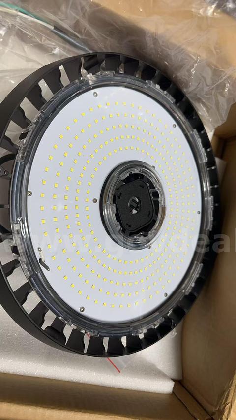 SHIPPING AVAILABLE lot of 2 LED UFO High Bay Light 200W, 5000K, 28000LM, 120-277V, UL Certified for Warehouse(5-07)