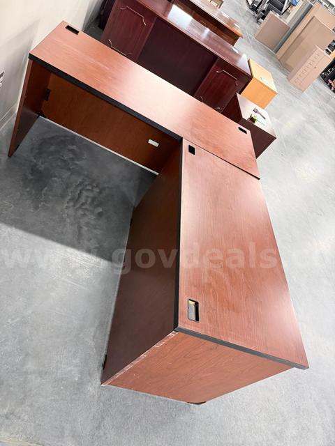 L-Shaped Office Desk W/ Hutch