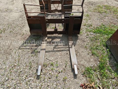 40 in Forks to Bobcat Skid Steer