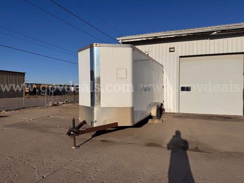2005 Dressen T/A Enclosed Trailer