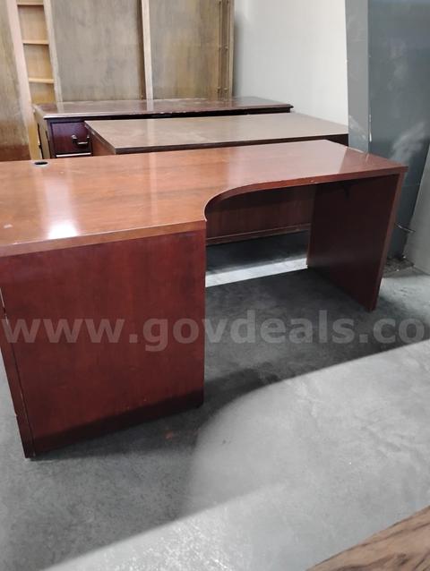 Curved Top Desk-No Drawers