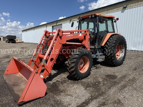 2004 KUBOTA M120 Tractor