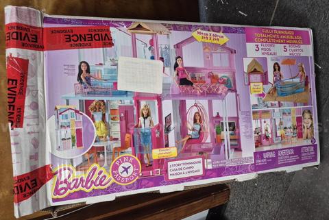Barbie Pink Passport 3 story townhouse MODEL DLY32-9665