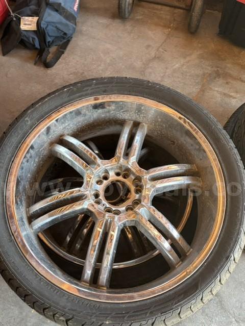 3x Lionheart Tires 1x Ironman tire 305/35R24 mounted on 24" wheels