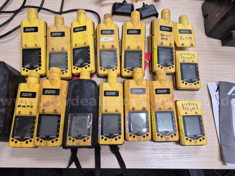 14 used and untested Industrial Scientific M40 Gas monitors