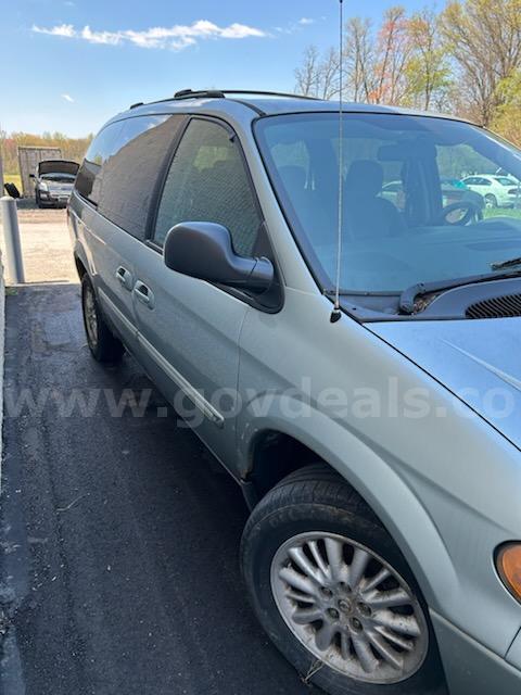 2004 Chrysler Town & Country