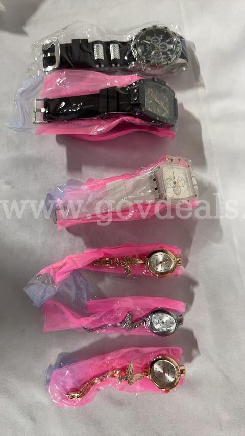 SHIPPING AVAILABLE 6pcs Mixed Men Women Quartz Watch Lot Silicone Sports Tonneau Square Ladies Butterfly(W1-022)