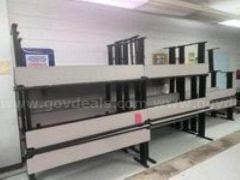 Tables (219981 TM)