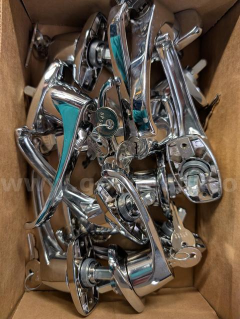 L-Handle for Lockers