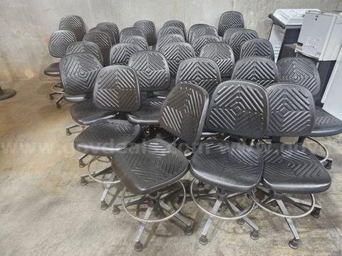 Lab Chairs (220430 NM)