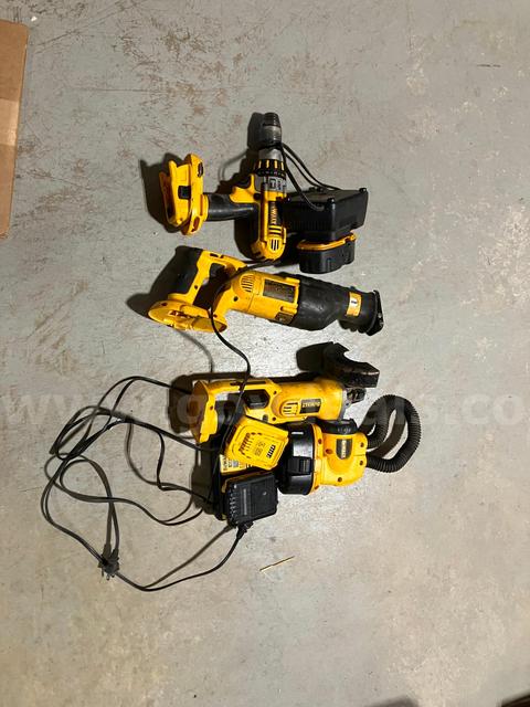 Dewalt Drill, Sawzall, Grinder, Light Combo with Chargers