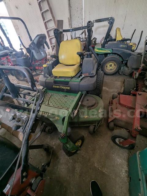 Lot of (2) John Deere ZTrak 757 Mowers – Not Running – Parts/Repair