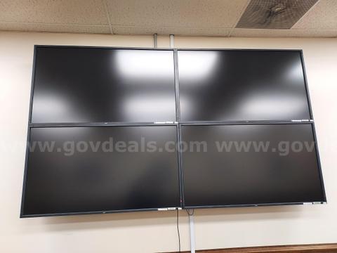 Lot of (4) NEC 55” LCD Display Monitors w/ Wall Mount Hardware – Model P552