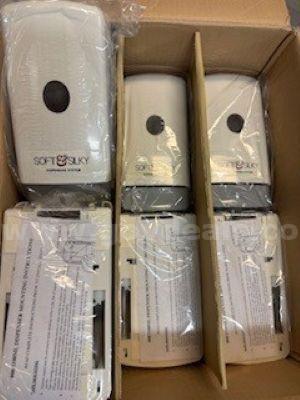 1 Lot of 8 Soap Dispensers