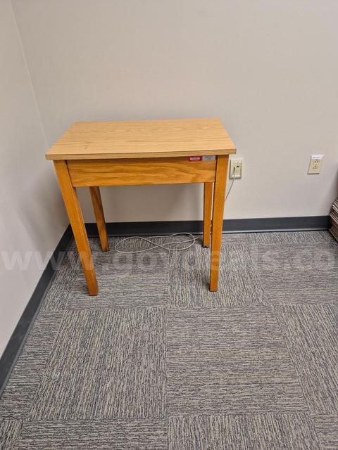 Oak Table 18x24