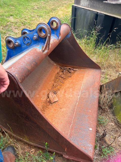 Heavy Duty Excavator Bucket, 50", Straight cutting edge