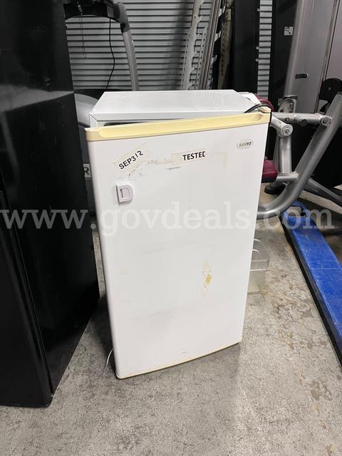 Sanyo Mini fridge