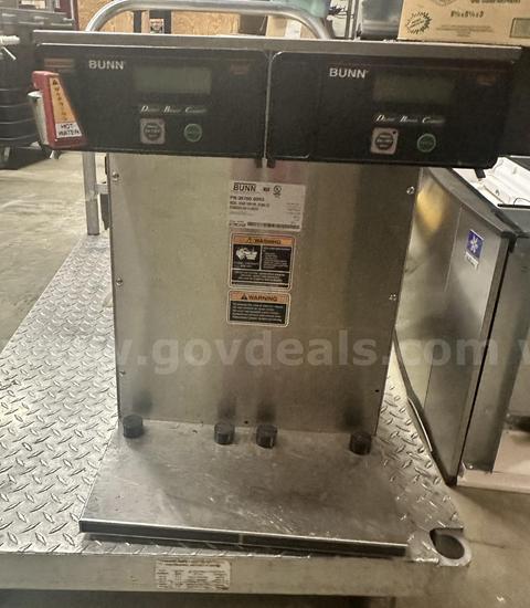 Combo Commercial Airpot Coffee Brewer (includes Airpot) & Coffee grider