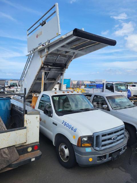 2006 Ford / Phoenix Metal F350 / PNX-PAS200 Passenger Step Truck
