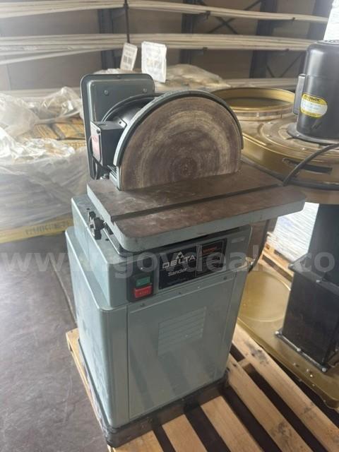 Delta Sander and Dust collector