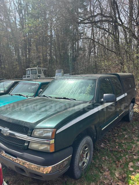 2004 Chevrolet Silverado 1500 Ext. Cab Short Bed 4WD (R3)