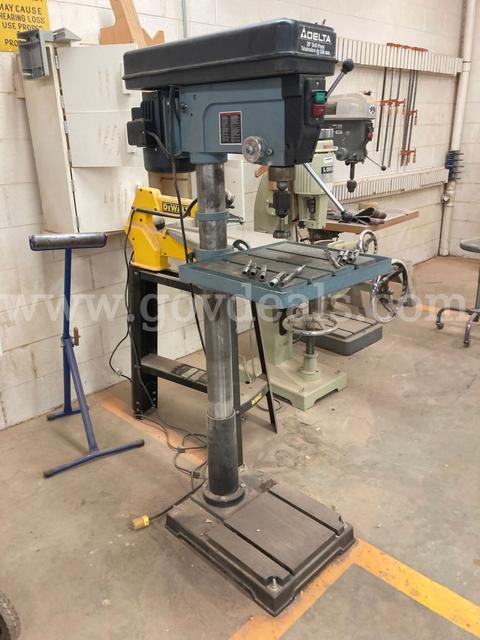 Delta 70-200 Drill press - 20"