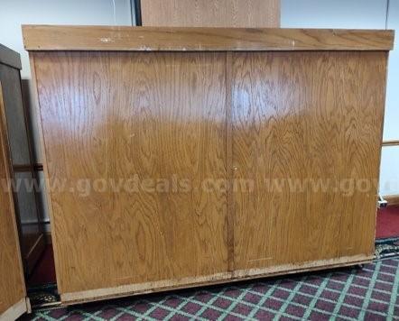 WOODEN DIVIDER WITH WHEELS​
